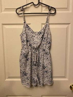Women’s Size M 7DAYWKND Sleeveless White & Black Spotted Tie-Waist Romper